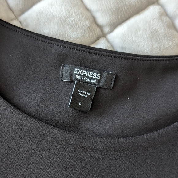 Express High Neck Body Contour crop tank, black, size large - Picture 2 of 5